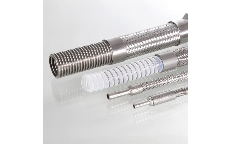 汽車行業中PTFE軟管材質會比橡膠材質更優秀